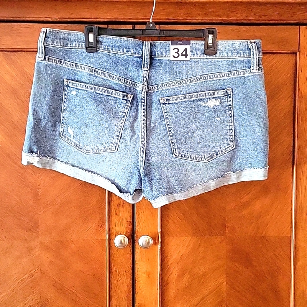 GAP denim shorts - Picture 2 of 3